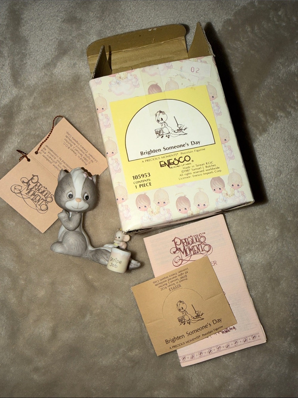 Brighton someone’s day Enesco precious moments porcelain figurine skunk & mouse